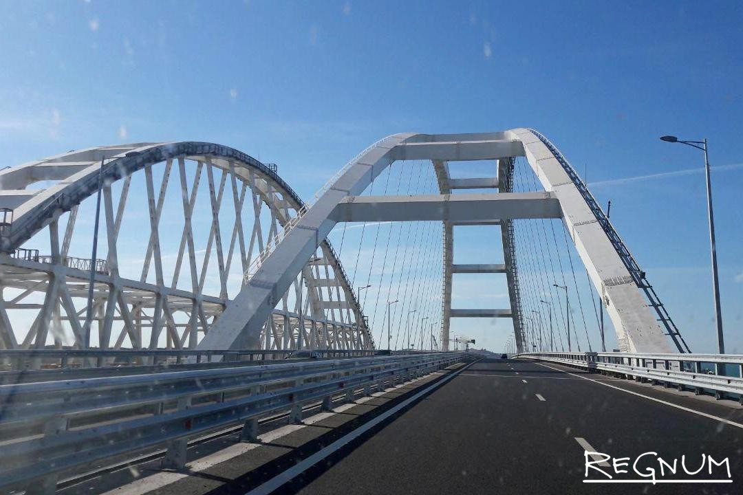 Вице-премьер Хуснуллин: запуска движения грузовиков по Крымскому мосту пока в планах нет