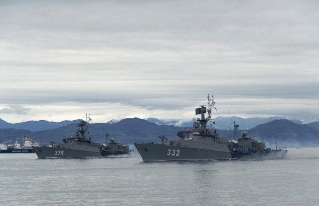 Японские военные обнаружили рекордное число кораблей ВМФ России