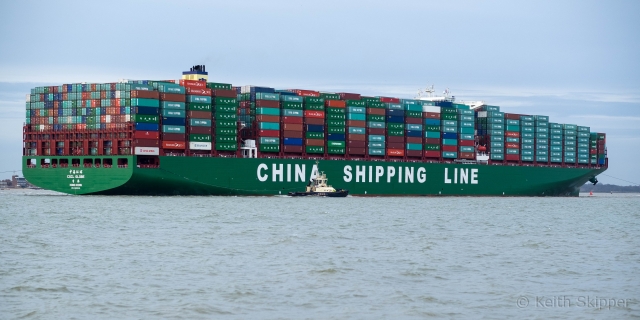Китайский контейнеровоз 