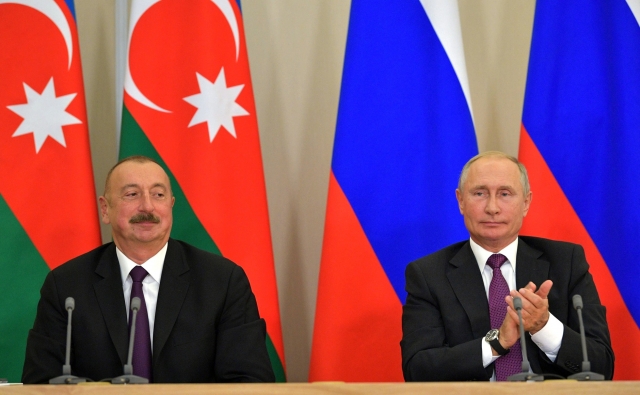 Зачем Путин летит в Азербайджан