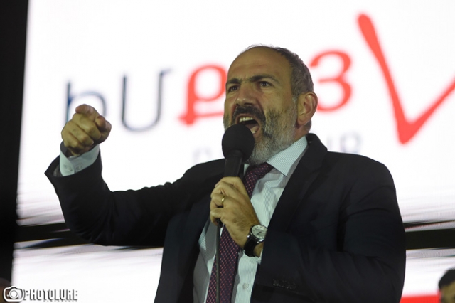 Премьер Армении обвинил двух бывших президентов в ограблении Армении