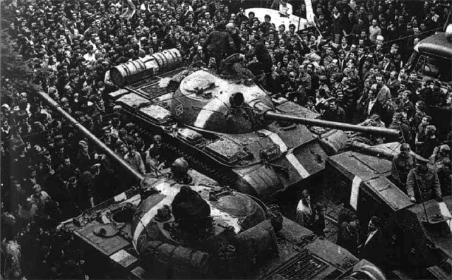 Советские танки Т-55 во время операции «Дунай». 1968 