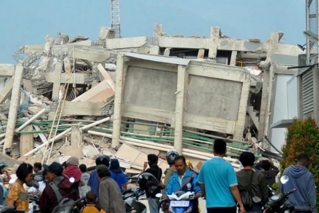 1200 заключенных сбежали во время стихийного бедствия в Индонезии