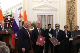 Церемония обмена документами, подписанными в ходе официального визита Президента России в Индию
