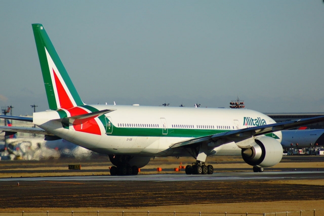 Власти Италии разрабатывают план по спасению авиакомпании Alitalia