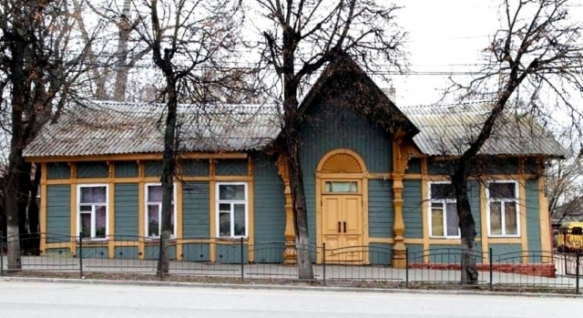 В Калуге уничтожили уникальный дом — памятник деревянного модерна