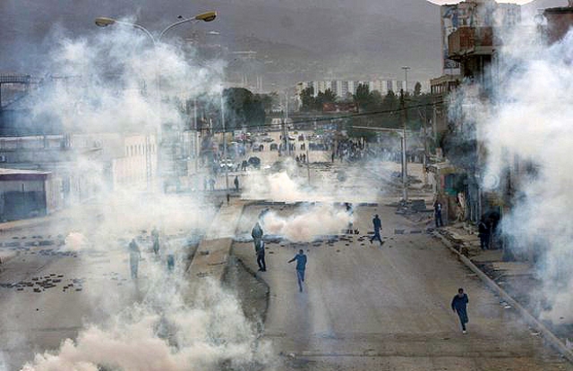 Столкновения с полицией. Алжир 