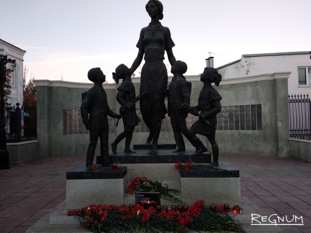 Оренбуржцы организовали мемориал в память о трагедии в Керчи