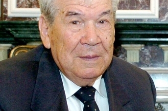 Мустай Карим