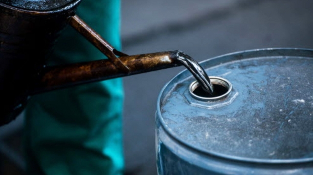 Цены на нефть: Brent — падает, WTI — растёт