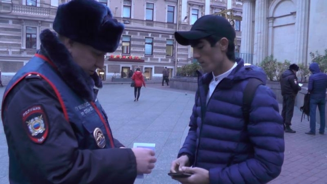 Каждый четвертый мигрант в центре Петербурга оказался нарушителем