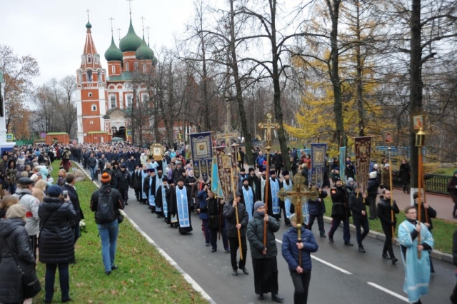 Крестный ход в Ярославле в День народного единства