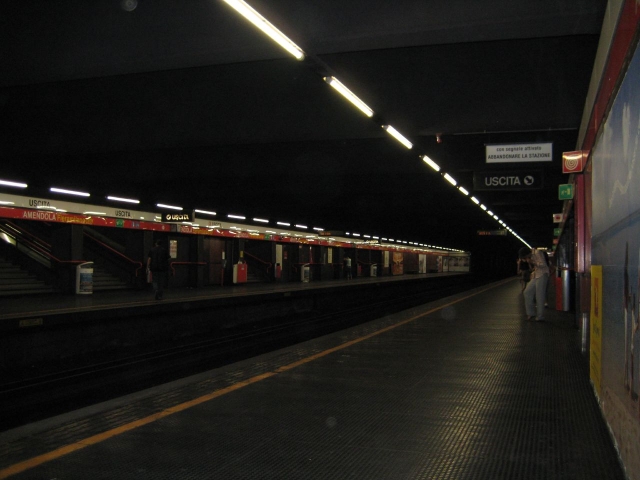Метро Милана. Станция «Амендола»