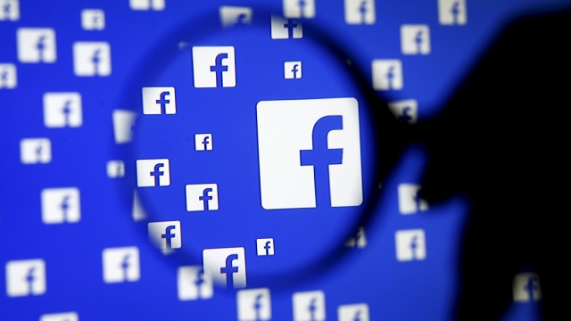 В Facebook прокомментировали информацию о запрете iPhone и заказных статьях