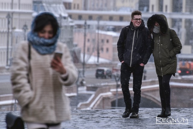 Жителей Москвы предупредили о тумане и гололедице до конца рабочей недели