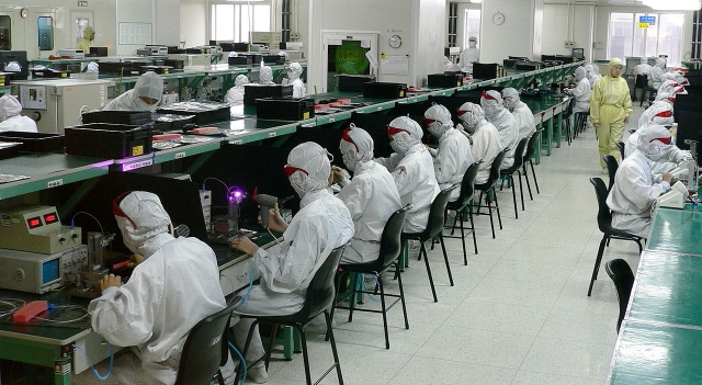 Завод электроники в Шеньчжене. Китай 