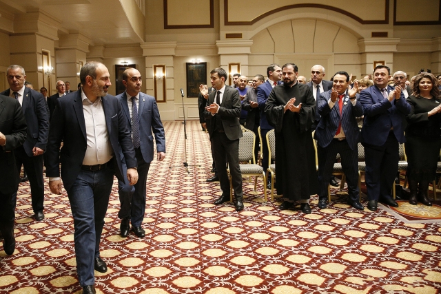 Встречаясь в Казахстане с представителями армянской общины, Пашинян, в частности, заявил, что никакой искусственной оппозиции правительство культивировать не намерено