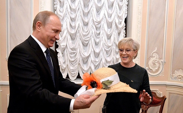 Алису Фрейндлих поздравил с днём рождения президент России