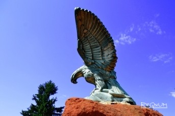 Скульптура орла – символ Кавминвод. Никита Устинов © ИА REGNUM