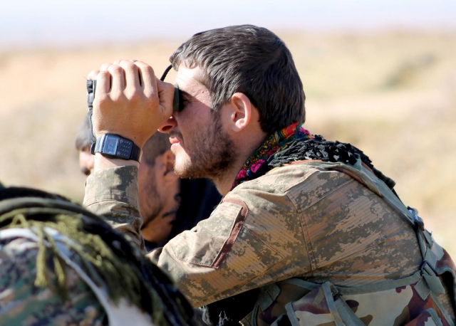 Бойцы курдского отряда народной самообороны (YPG)