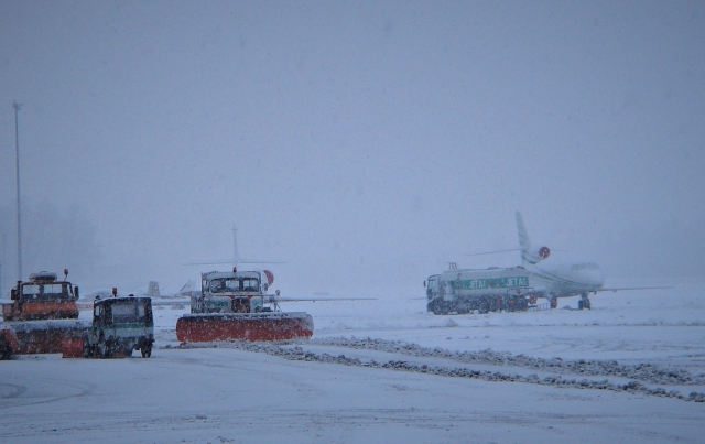 Международный аэропорт Волгограда закрыт из-за снегопада