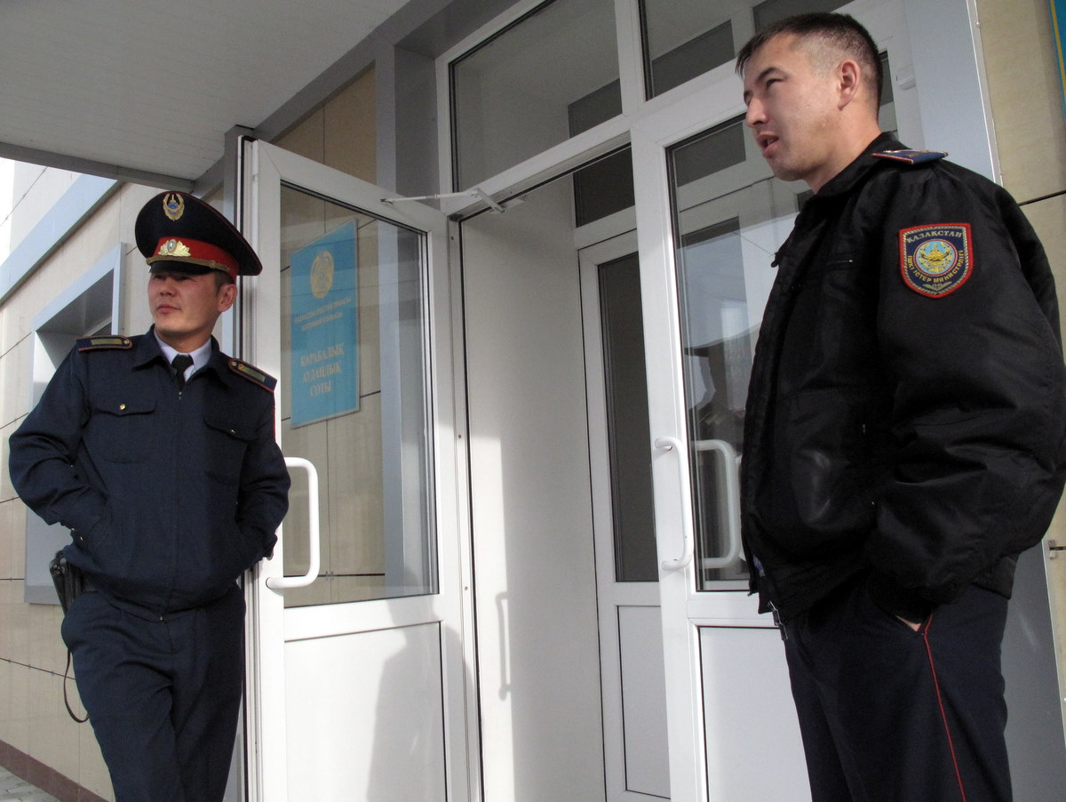 Форма полиции Казахстана