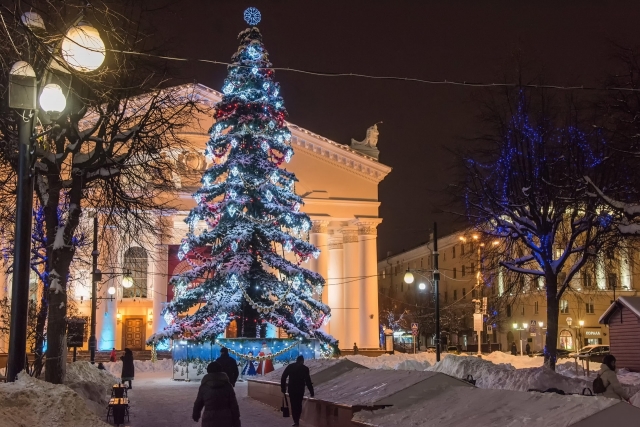 Калуга встретит 2019 год в красочных огнях и с 27 новогодними елками