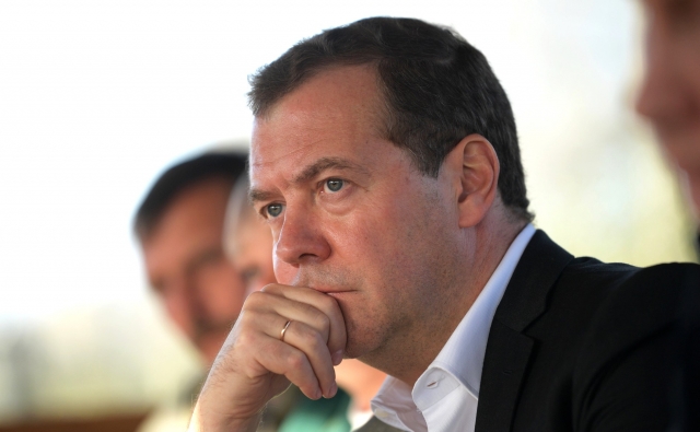 Медведев пожелал жителям России исполнения желаний