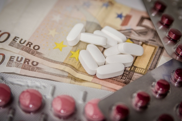 В Литве лекарства начали продавать на бензоколонках и в магазинах