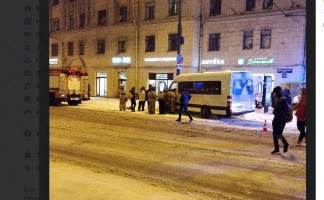 Пятеро детей и двое взрослых ранены в ДТП с микроавтобусом в Петербурге