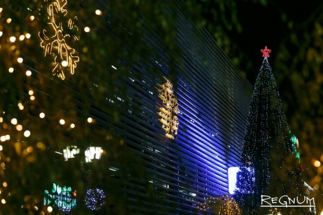Новогоднее убранство Екатеринбурга: фоторепортаж