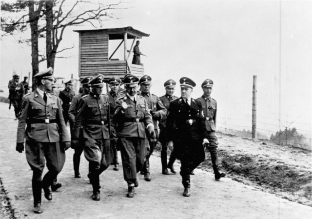 Гиммлер и другие высшие чины СС посещают концлагерь Маутхаузен