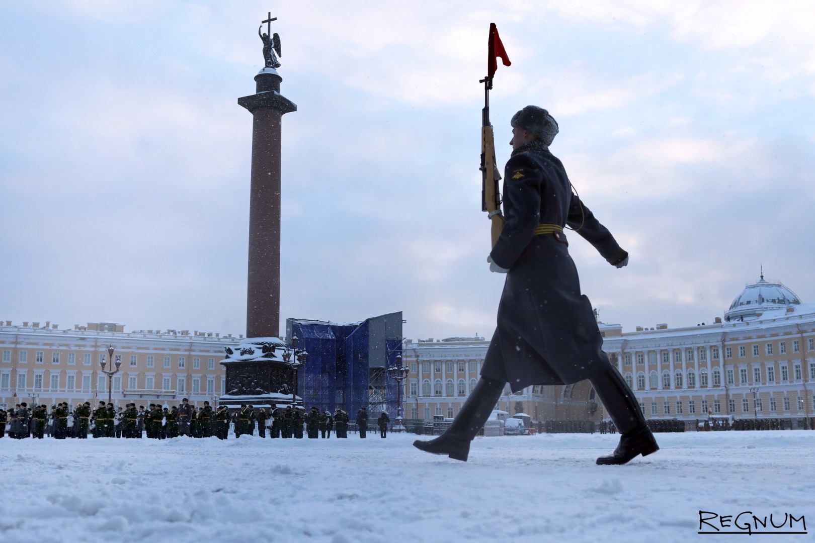 Ленинградская победа. Блокада Ленинграда Дворцовая площадь. 27 Января площадь Победы Петербург. Дворцовая площадь в блокаду. 27 Февраля Дворцовая площадь.