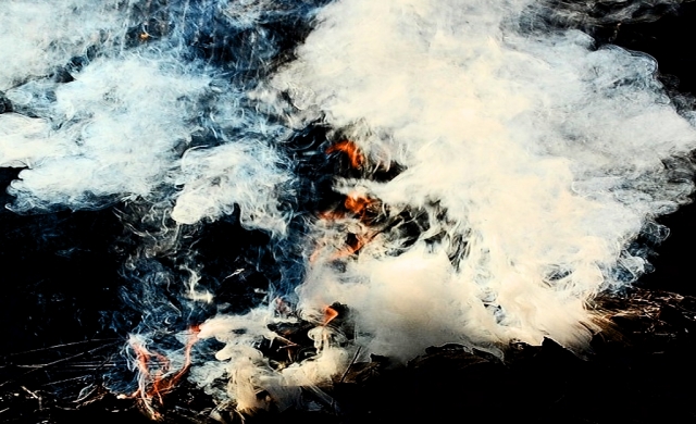 Пожар на мусорном полигоне под Читой не могут потушить уже третьи сутки