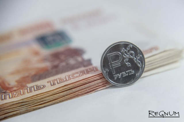 Граждане РФ считают рубль лучшей валютой для накоплений
