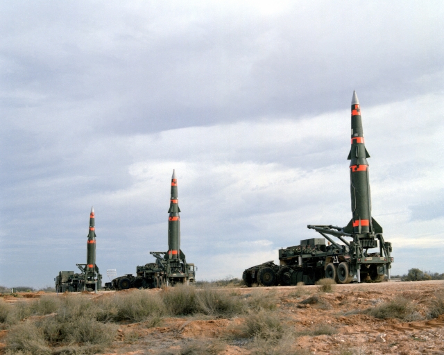 Поставят ракеты «под границами России» — Коротченко о выходе США из ДРСМД