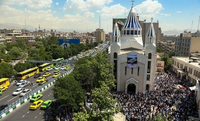 Собор Святого Саркиса в день памяти геноцида армян. Тегеран