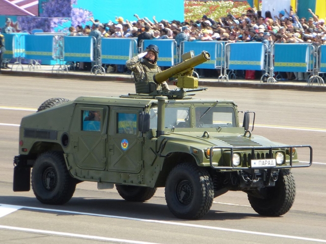 HMMWV Казахстанской армии с установленным ПТРК Фагот