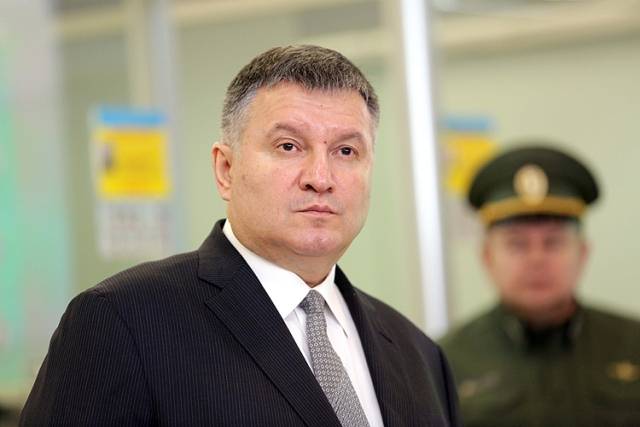 Украинские выборы: кто и почему довел до истерики главу МВД Авакова
