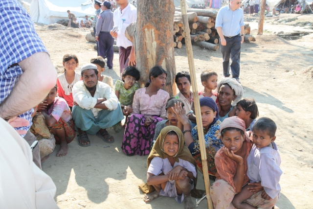 Пограничники Бангладеш спасли 22 рохинджа от продажи в рабство