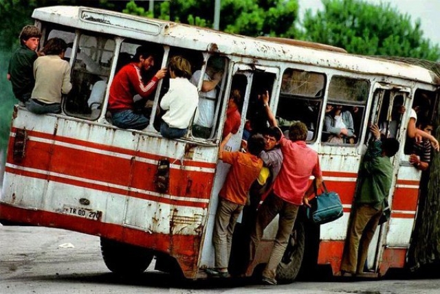 Автобус с албанцами