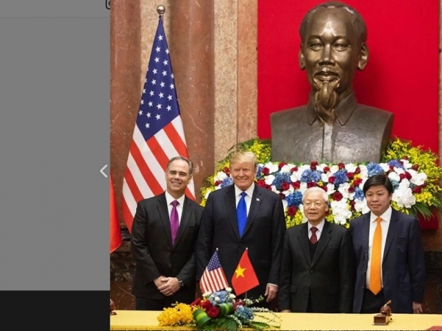 Дональд Трамп и президент Вьетнама Нгуен Фу Чонг 
