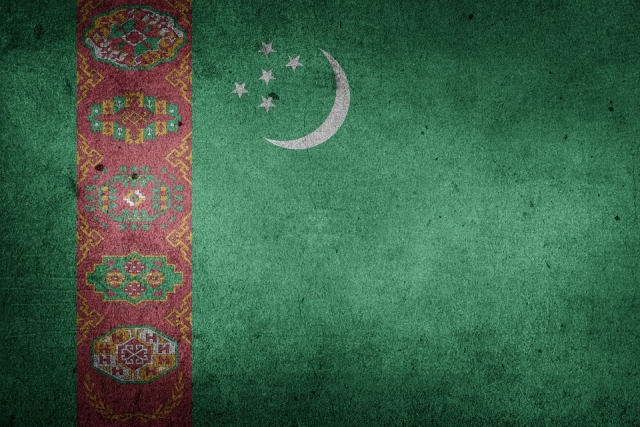 Президент Туркмении поручил построить четыре современных поселка