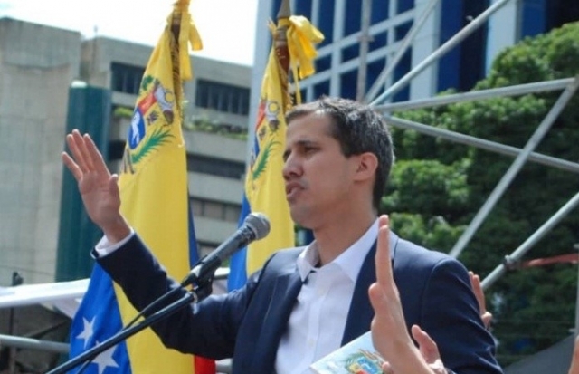 Гуайдо обвинил власти Венесуэлы в «шантаже и угрозах» послу ФРГ