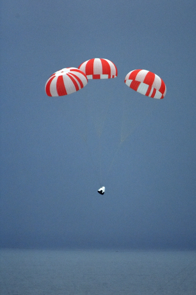 Глава NASA назвал успешное приводнение Dragon-2 важной вехой в космонавтике