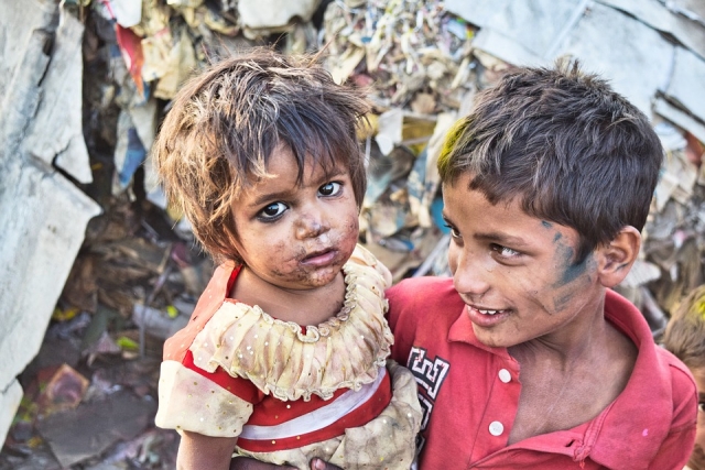 Дети из индийских трущоб