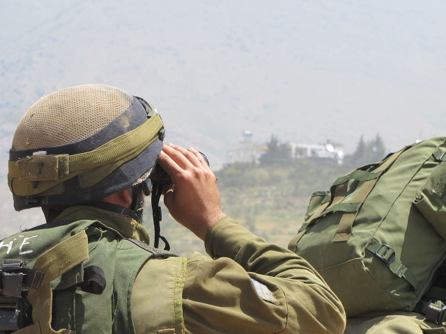 Израильские солдаты на Голанских высотах 