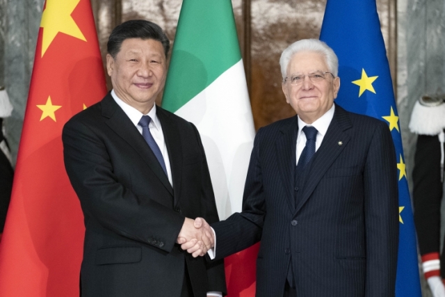 Встреча президента Республики Италия  Серджо Маттареллы с председателем Китайской Народной Республики Си Цзиньпином на бизнесс-форуме Италия — Китай. 22 марта 2019 