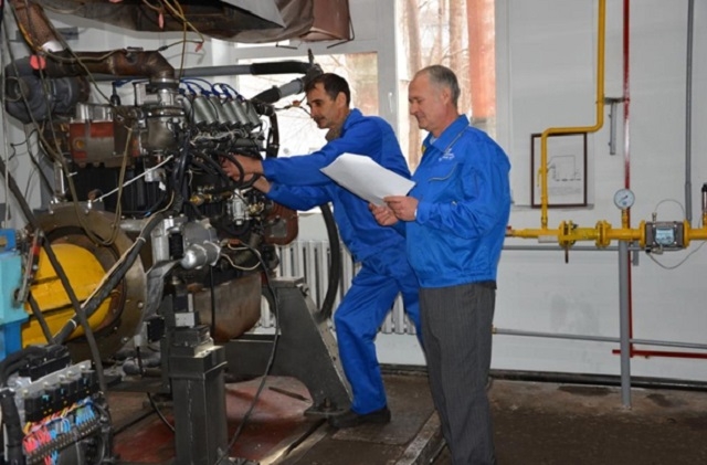 Разорённый, но не сломленный: как пытаются спасти Алтайский моторный завод