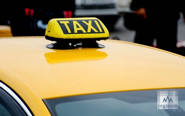 За жёлтый цвет: таксисты в Улан-Удэ вышли на акцию протеста